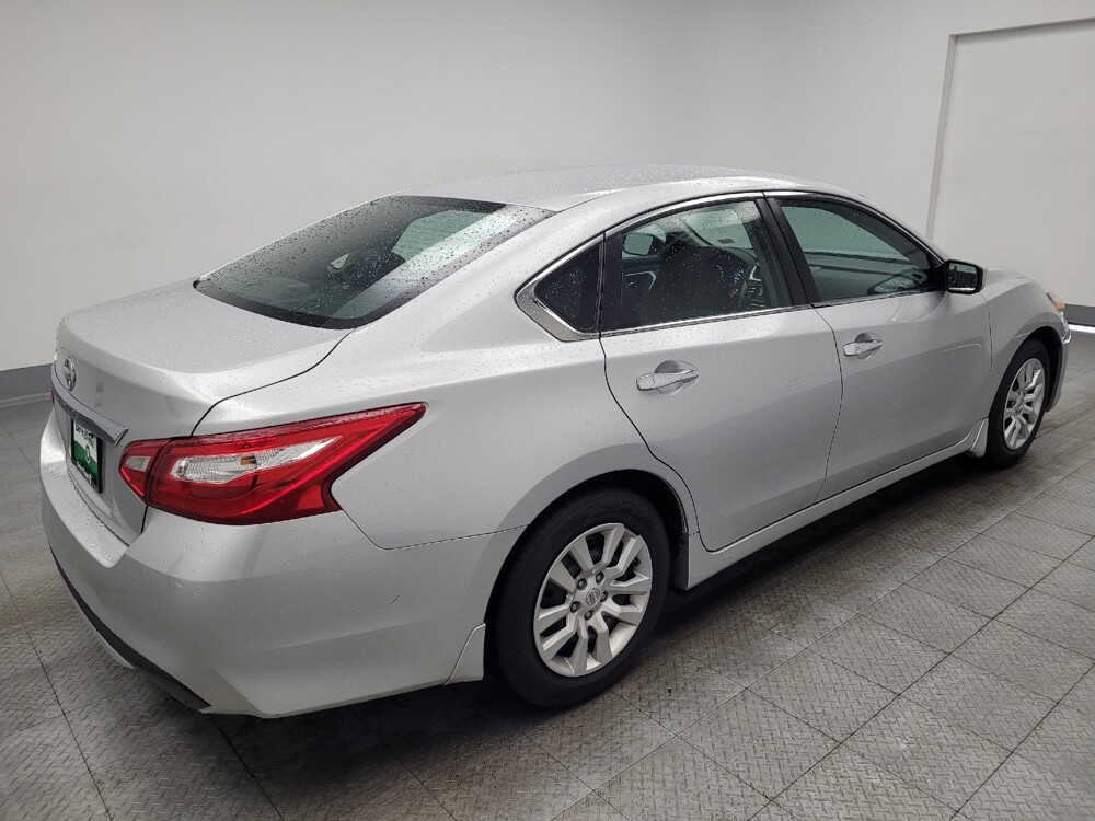 2017 Nissan Altima in Memphis, TN 38115 - 18143300 9