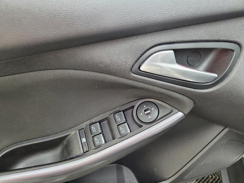 2014 Ford Focus in Langhorne, PA 19047 - 18143304 27