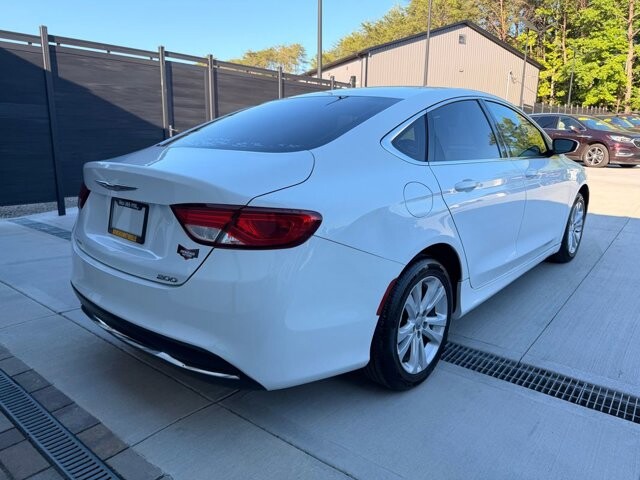 2016 Chrysler 200 in Knoxville, TN 37920 - 18143312 2