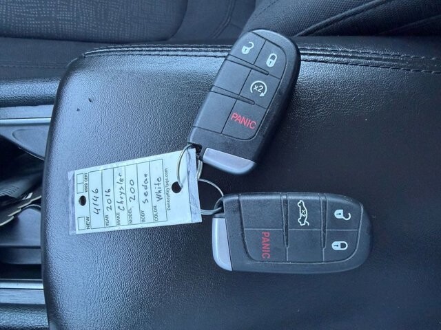 2016 Chrysler 200 in Knoxville, TN 37920 - 18143312 24