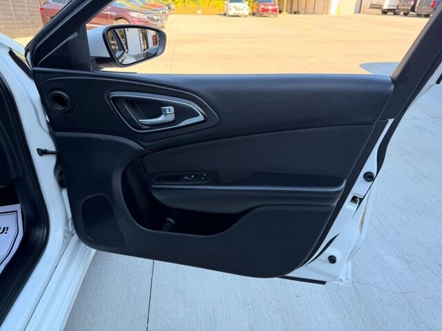 2016 Chrysler 200 in Knoxville, TN 37920 - 18143312 11