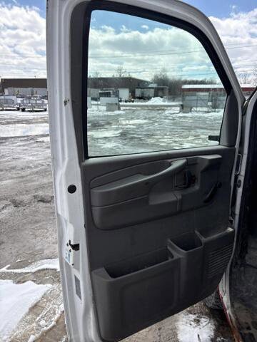 2011 Chevrolet Express 2500 in Blauvelt, NY 10913 - 18143316 10