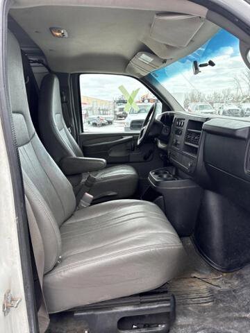 2011 Chevrolet Express 2500 in Blauvelt, NY 10913 - 18143316 22