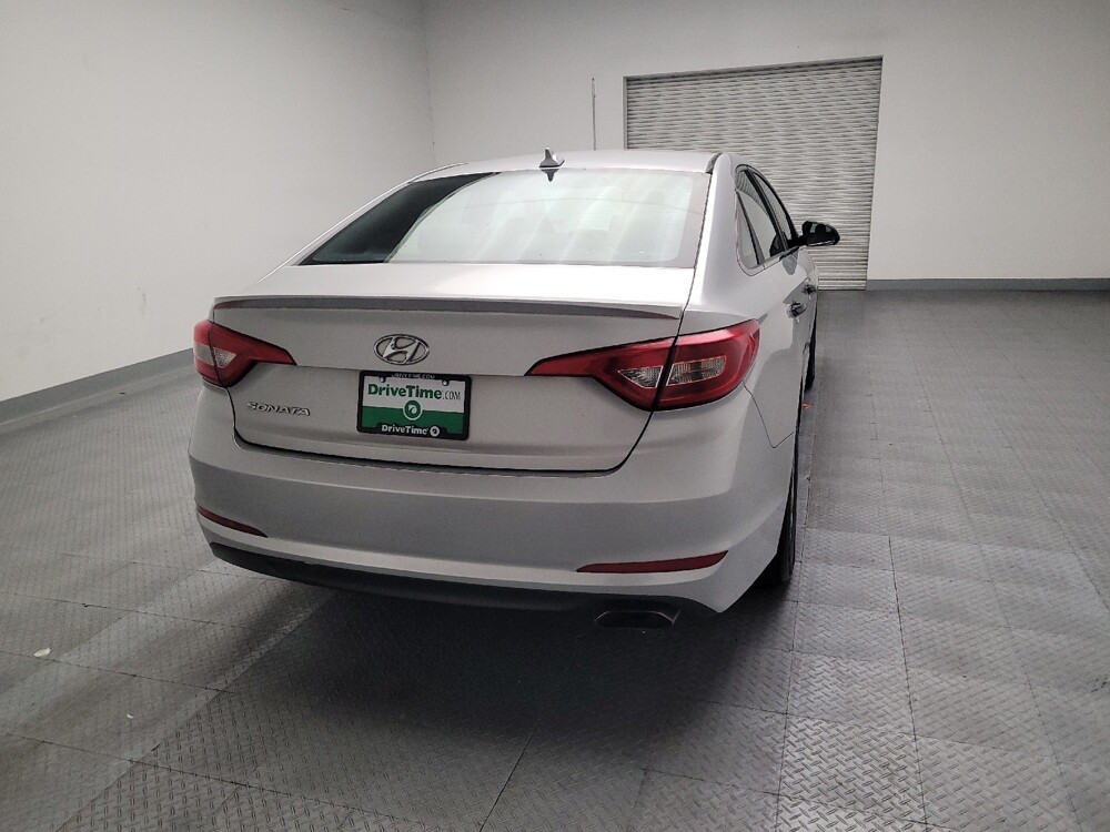 2016 Hyundai Sonata in Sacramento, CA 95821 - 18143355 7