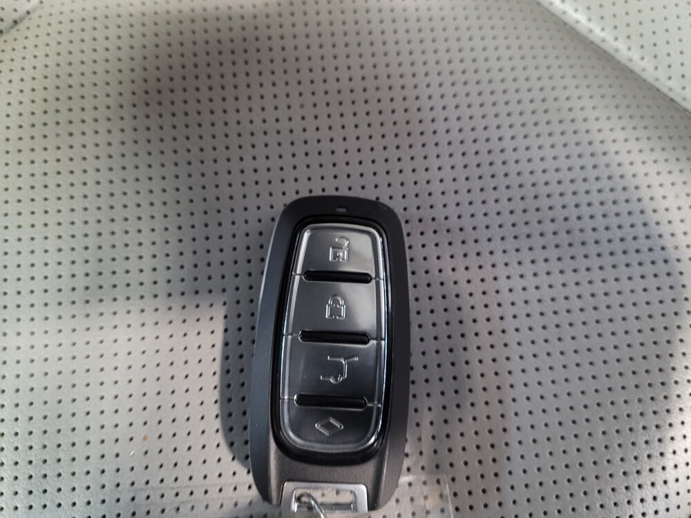 2023 Hyundai Elantra in Downey, CA 90241 - 18143379 32
