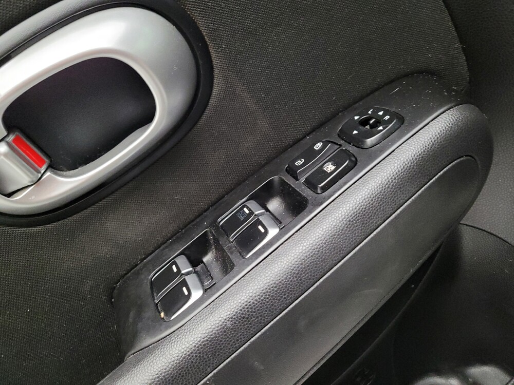 2019 Kia Soul in Downey, CA 90241 - 18143381 27