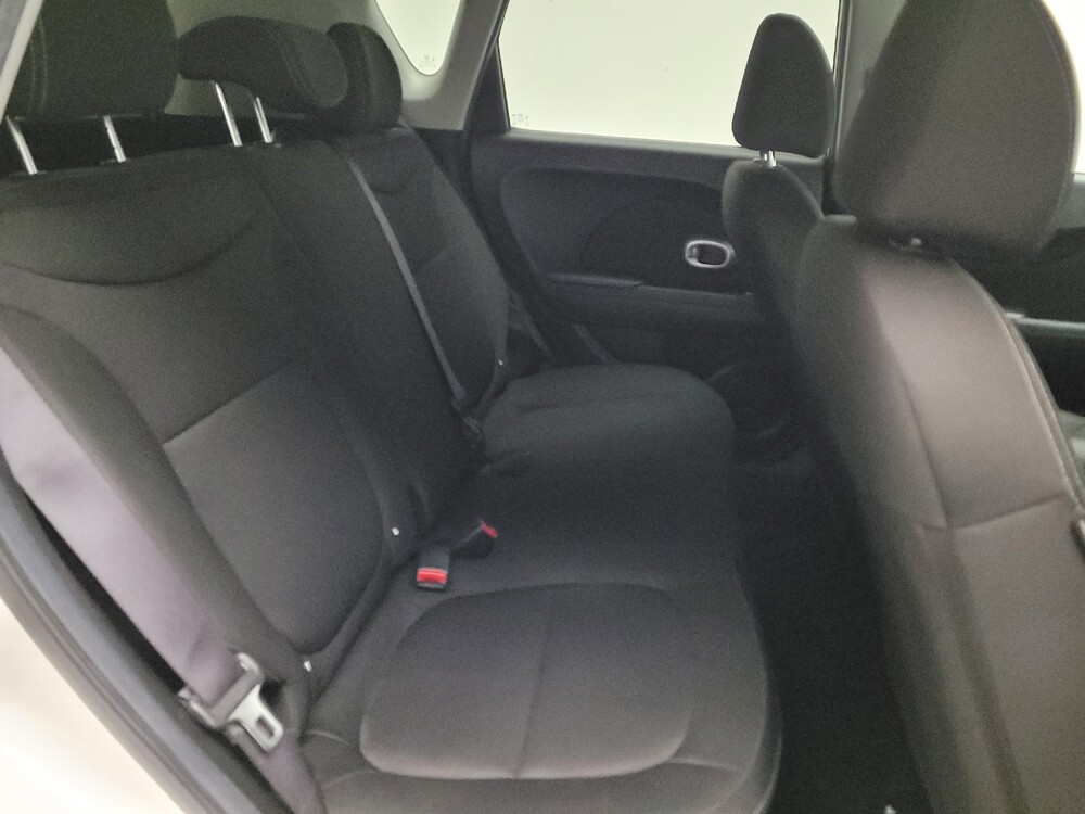 2019 Kia Soul in Downey, CA 90241 - 18143381 19