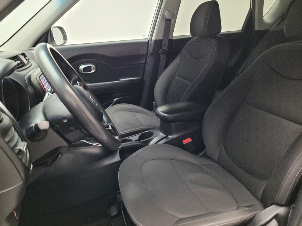 2019 Kia Soul in Downey, CA 90241 - 18143381 17