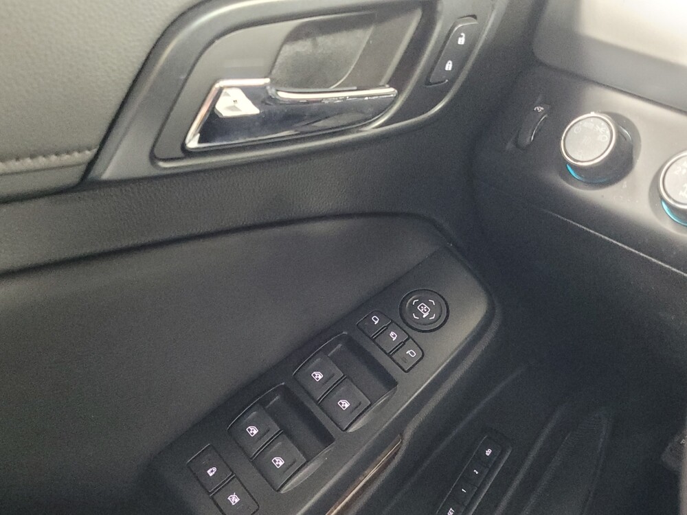 2019 Chevrolet Suburban in Union City, GA 30291 - 18143390 27