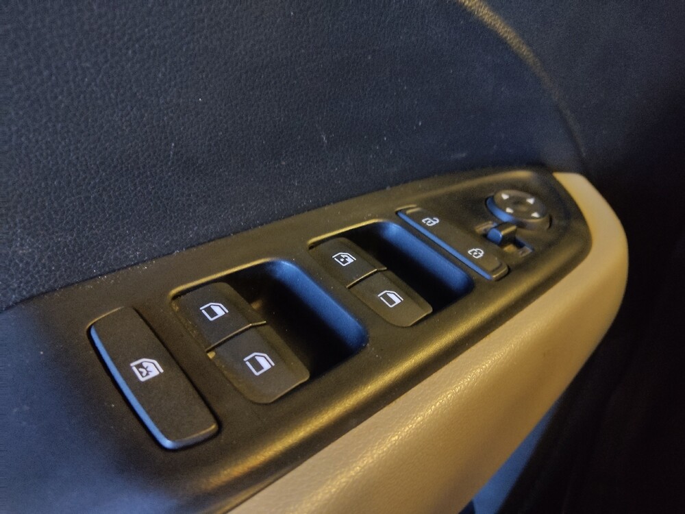 2025 Hyundai Venue in Tucson, AZ 85705 - 18143428 27