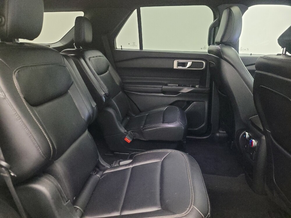 2020 Ford Explorer in Glendale, AZ 85301 - 18143429 19