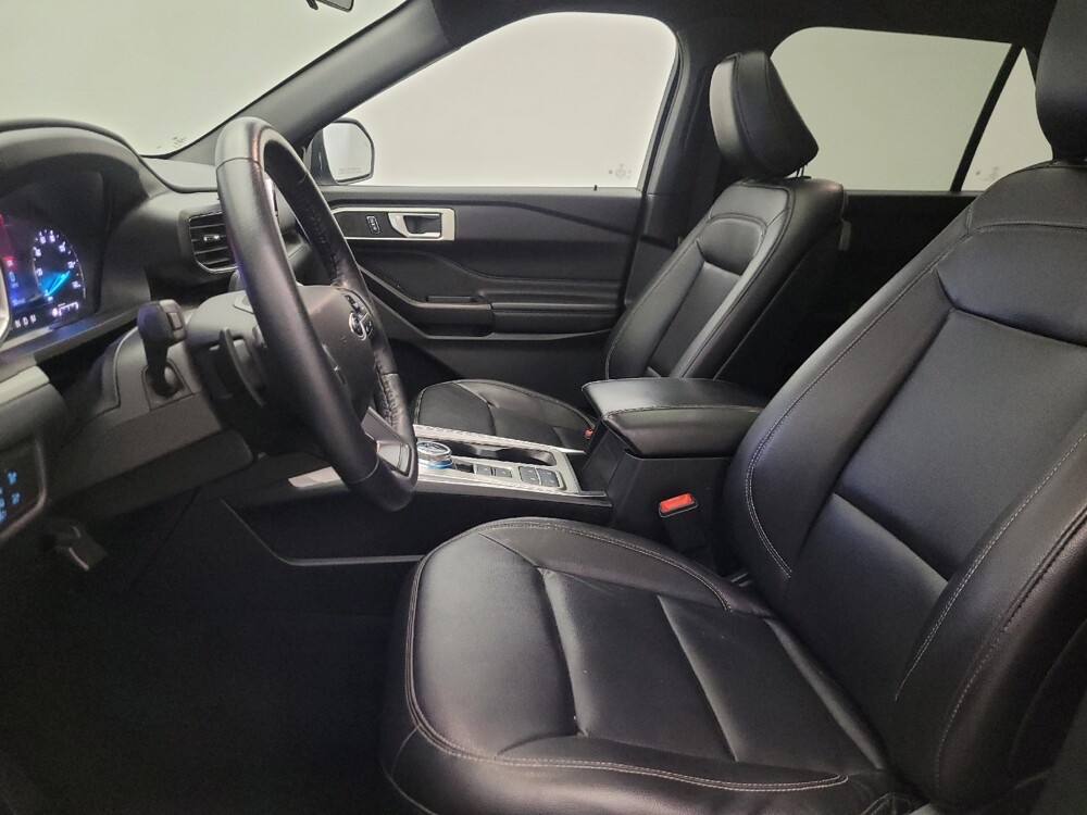 2020 Ford Explorer in Glendale, AZ 85301 - 18143429 17
