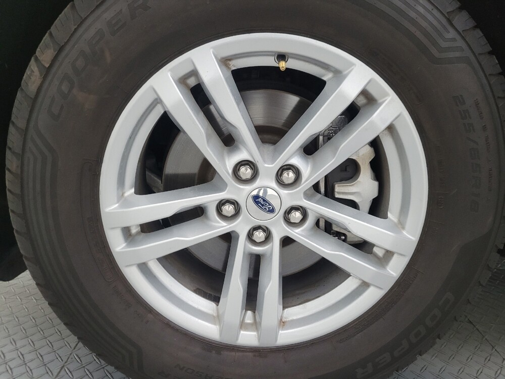 2020 Ford Explorer in Glendale, AZ 85301 - 18143429 31