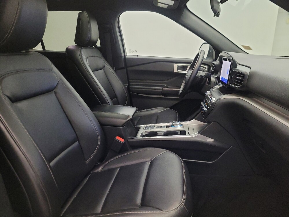 2020 Ford Explorer in Glendale, AZ 85301 - 18143429 21
