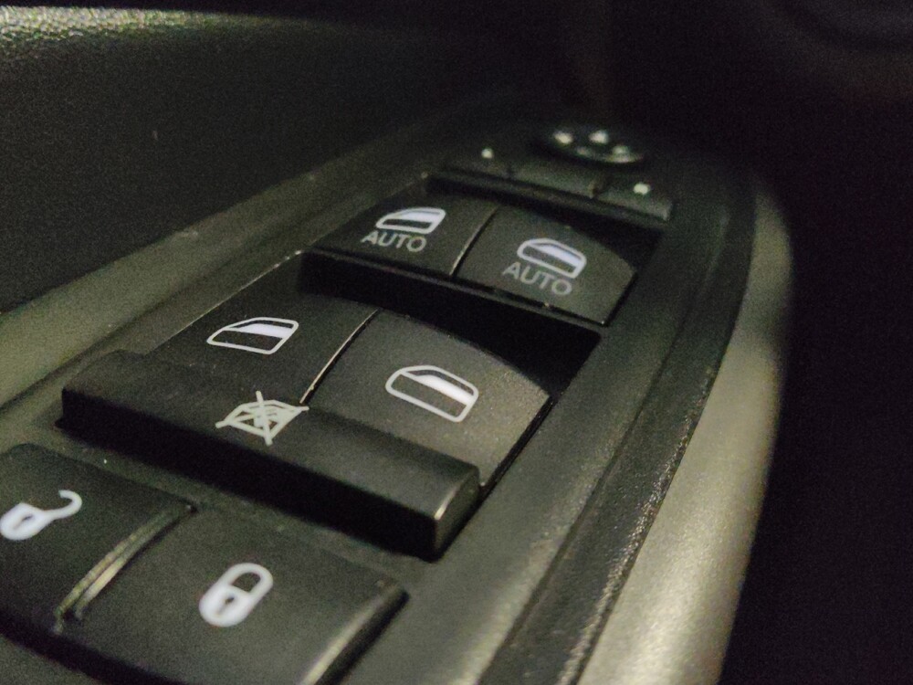 2021 Jeep Cherokee in Glendale, AZ 85301 - 18143430 27