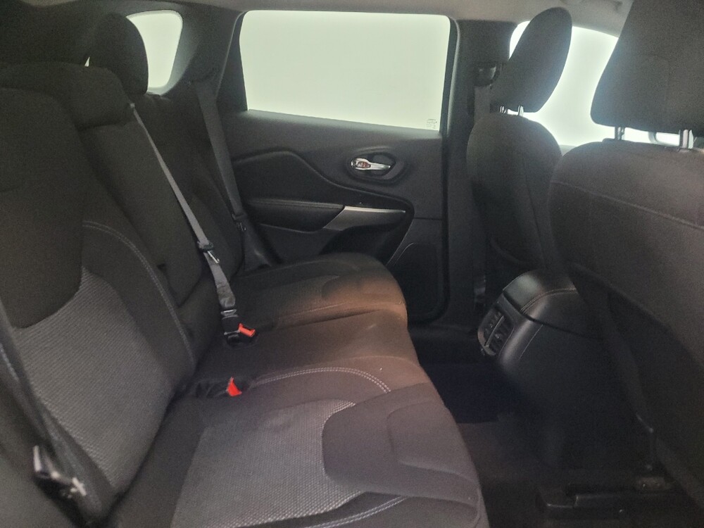 2021 Jeep Cherokee in Glendale, AZ 85301 - 18143430 19