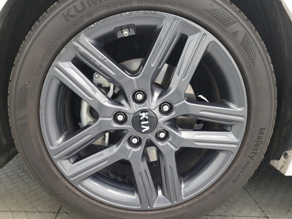 2021 Kia Forte in Chandler, AZ 85225 - 18143432 31