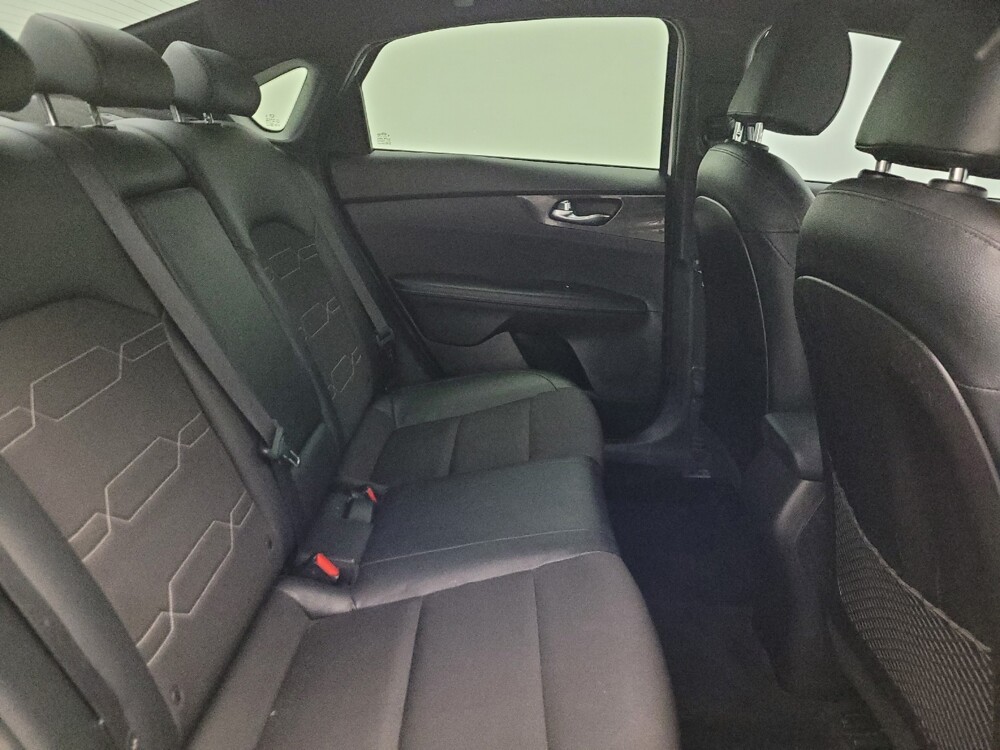 2021 Kia Forte in Chandler, AZ 85225 - 18143432 19