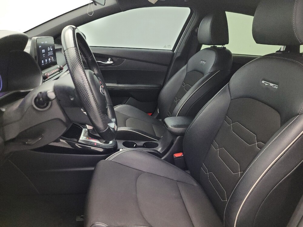 2021 Kia Forte in Chandler, AZ 85225 - 18143432 17
