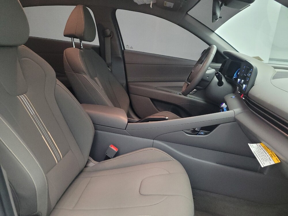 2025 Hyundai Elantra in Phoenix, AZ 85015 - 18143436 21