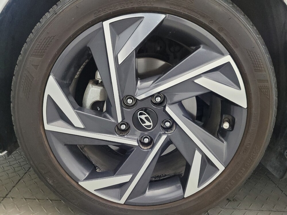 2025 Hyundai Elantra in Phoenix, AZ 85015 - 18143436 31