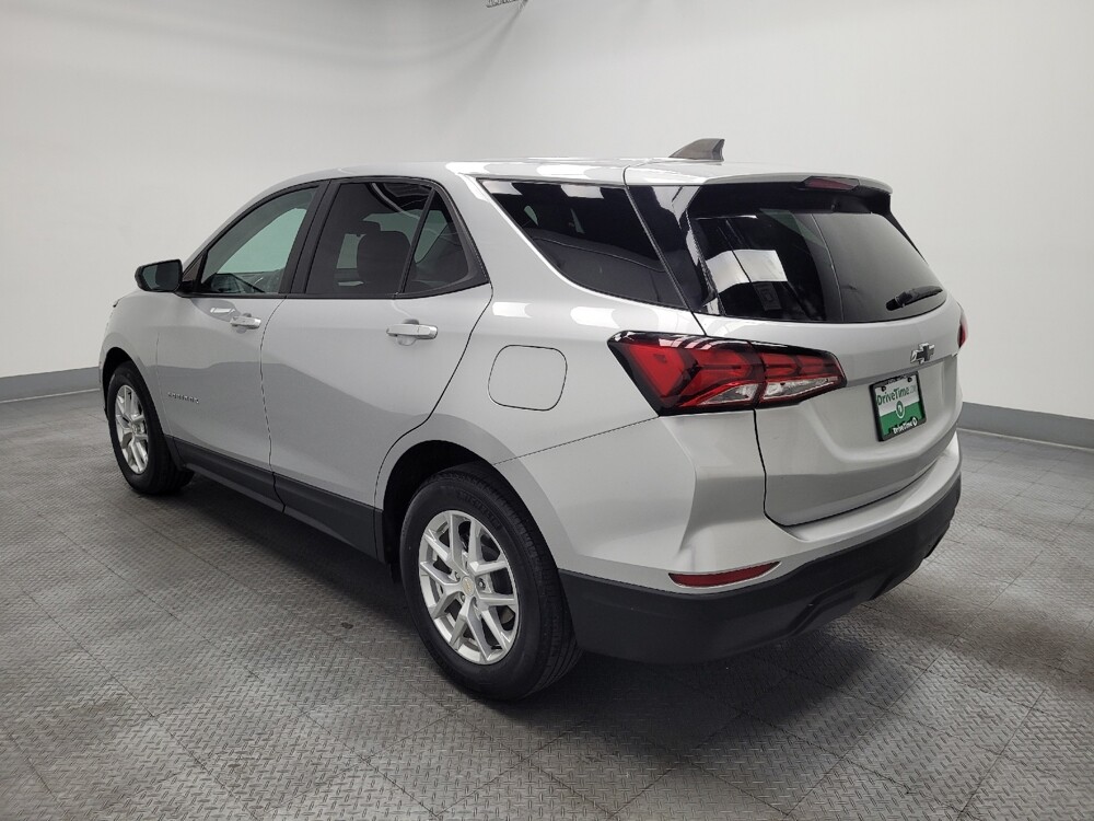 2022 Chevrolet Equinox in Las Vegas, NV 89102 - 18143461 3