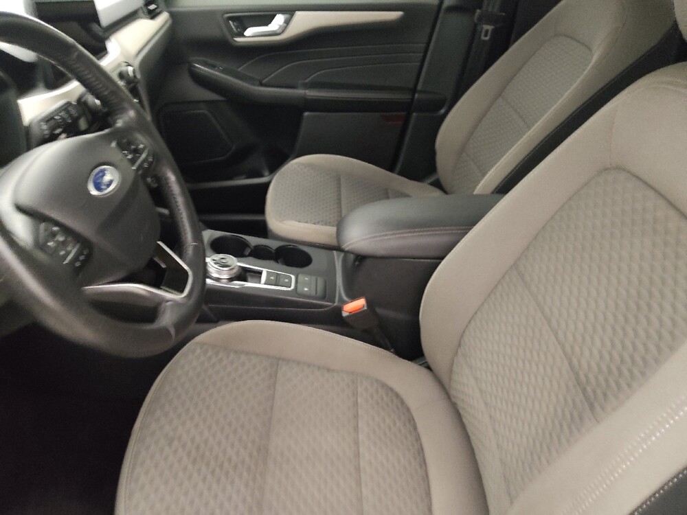 2021 Ford Escape in Tampa, FL 33619 - 18143464 17