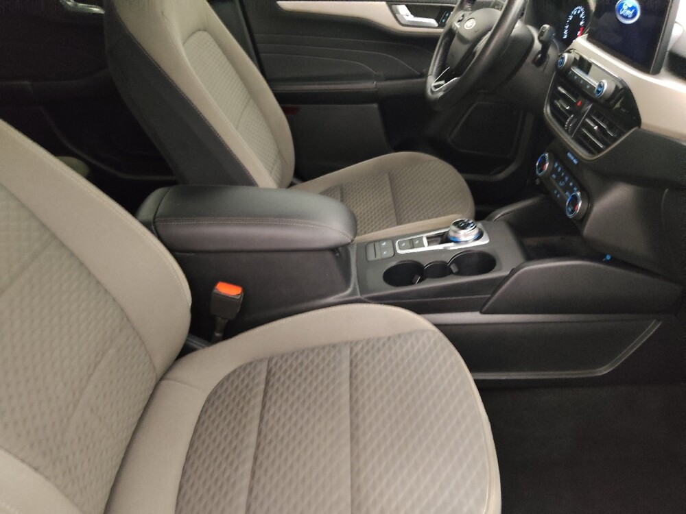 2021 Ford Escape in Tampa, FL 33619 - 18143464 21