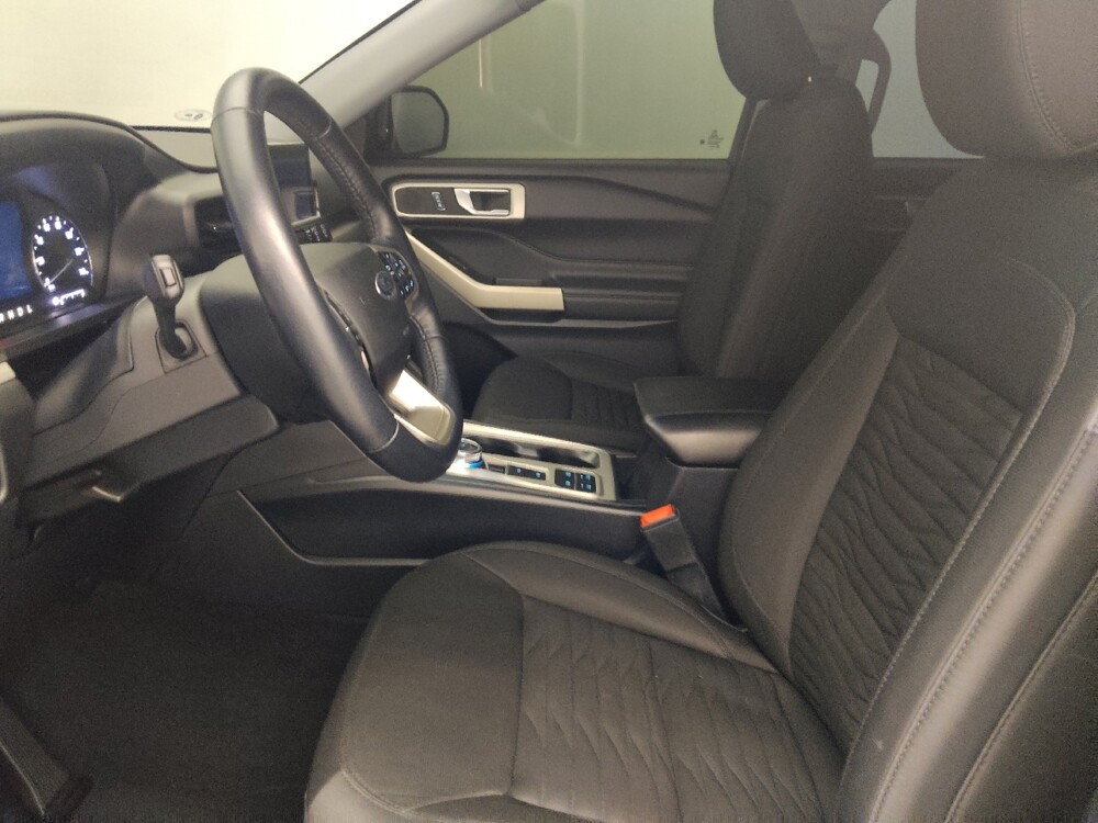 2021 Ford Explorer in Orlando, FL 32808 - 18143480 17