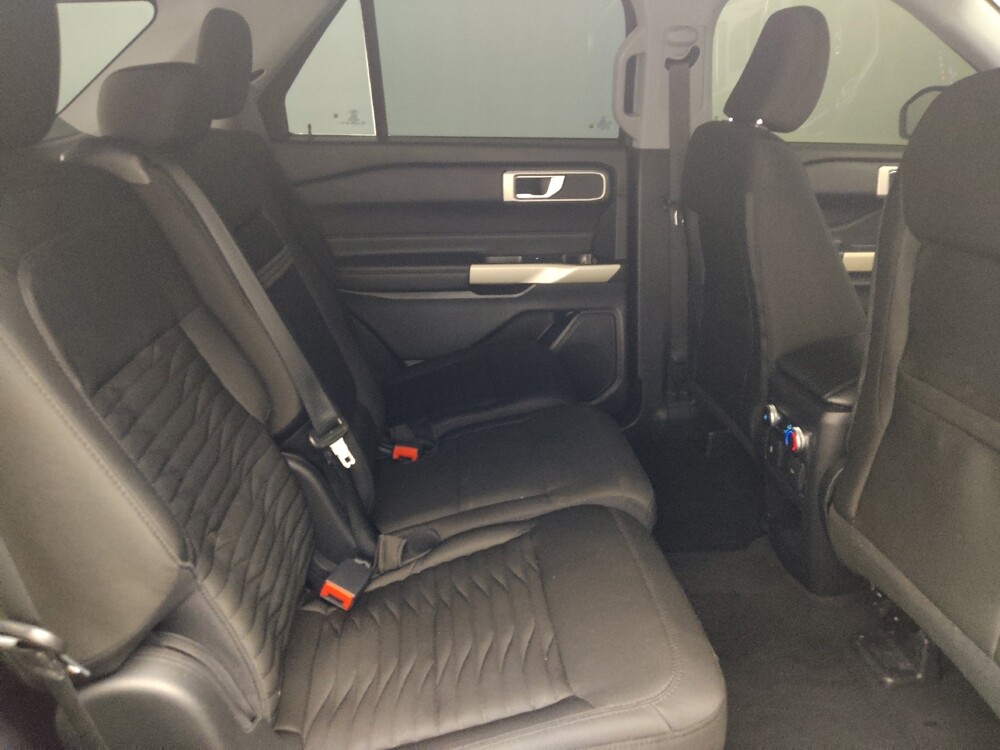 2021 Ford Explorer in Orlando, FL 32808 - 18143480 19