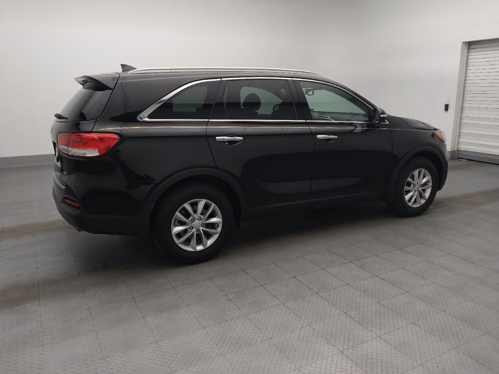 2018 Kia Sorento in Orlando, FL 32808 - 18143485 10