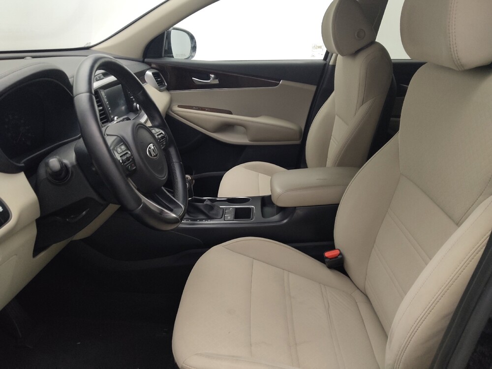 2018 Kia Sorento in Orlando, FL 32808 - 18143485 17