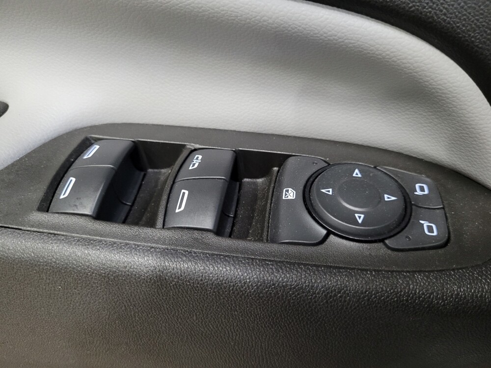 2022 Chevrolet Equinox in Pittsburgh, PA 15236 - 18143547 27
