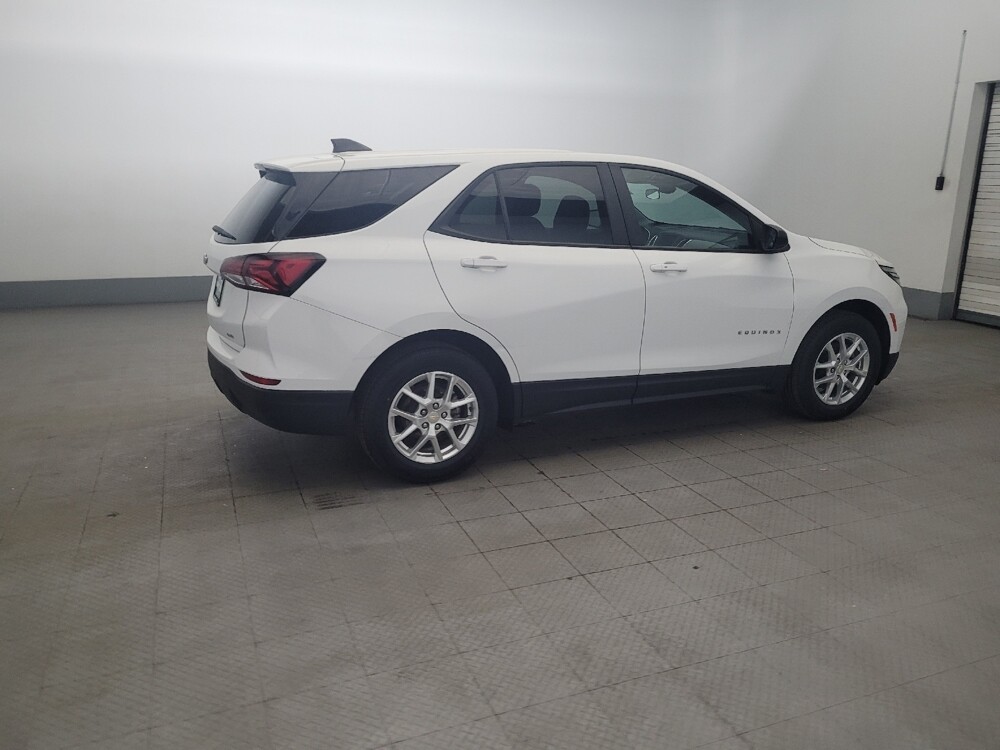 2022 Chevrolet Equinox in Pittsburgh, PA 15236 - 18143547 10