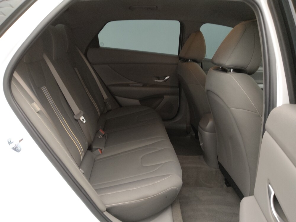 2025 Hyundai Elantra in Topeka, KS 66611 - 18143556 19