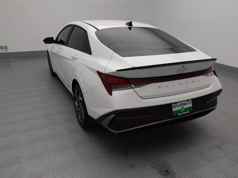 2025 Hyundai Elantra in Topeka, KS 66611 - 18143556 6