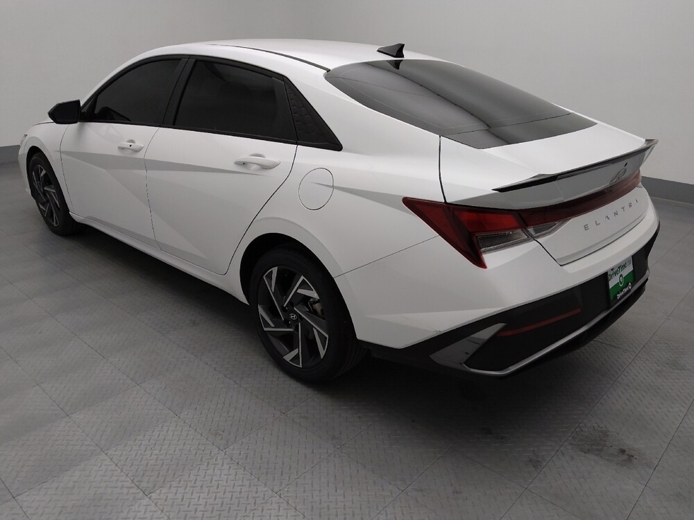 2025 Hyundai Elantra in Topeka, KS 66611 - 18143556 5