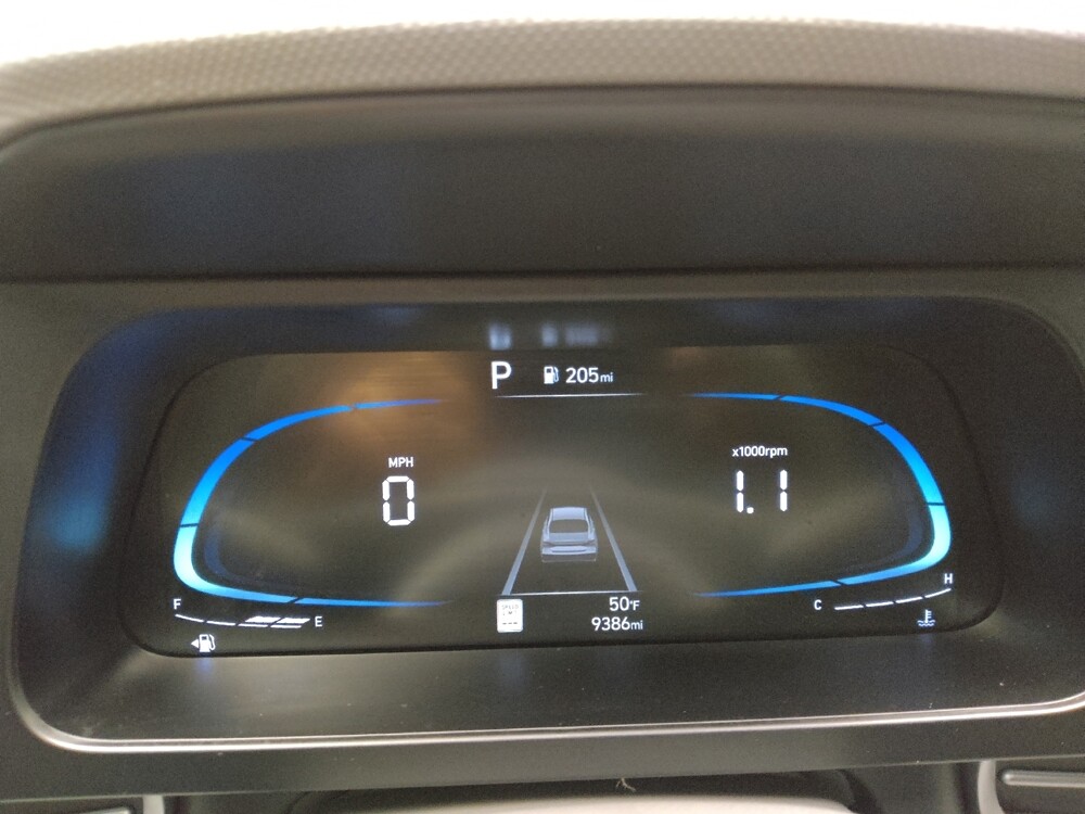 2025 Hyundai Elantra in Topeka, KS 66611 - 18143556 23