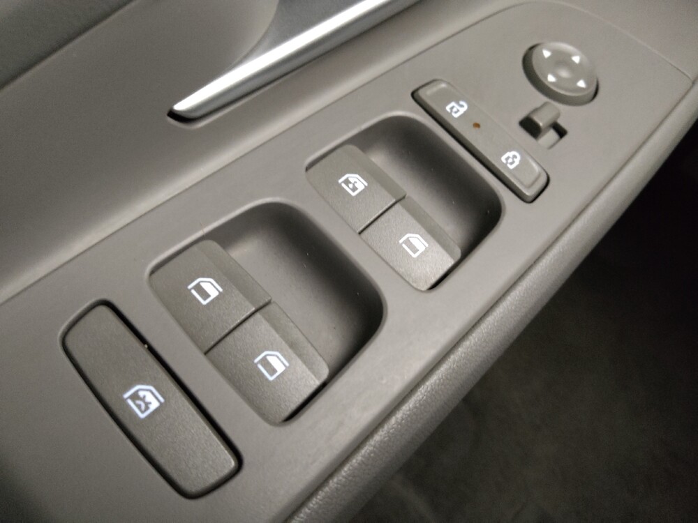 2025 Hyundai Elantra in Topeka, KS 66611 - 18143556 27