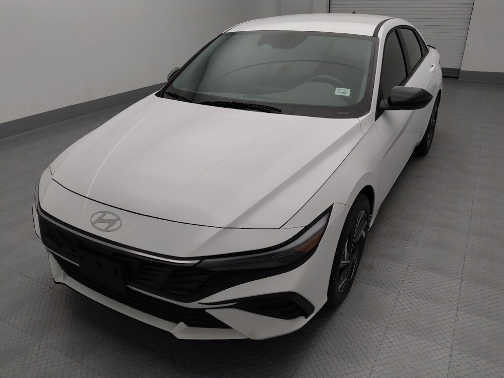 2025 Hyundai Elantra in Topeka, KS 66611 - 18143556 15