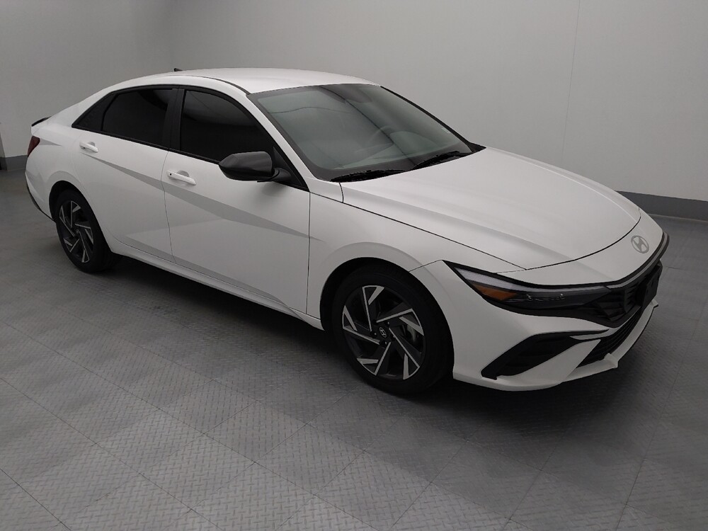 2025 Hyundai Elantra in Topeka, KS 66611 - 18143556 11