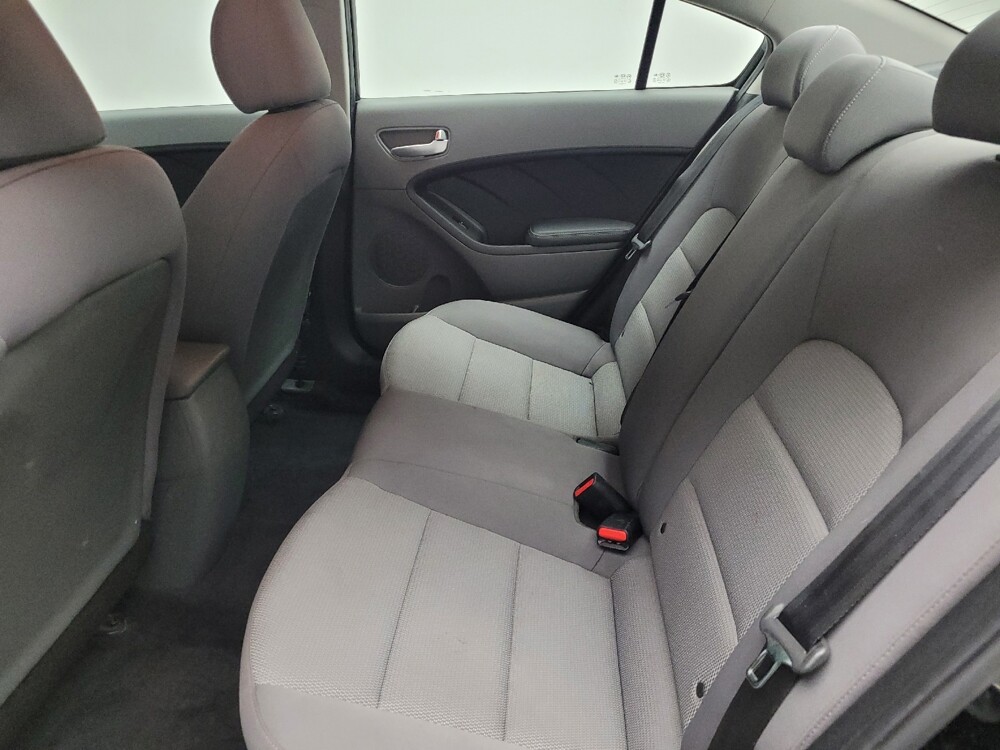 2017 Kia Forte in Eastpointe, MI 48021 - 18143567 18