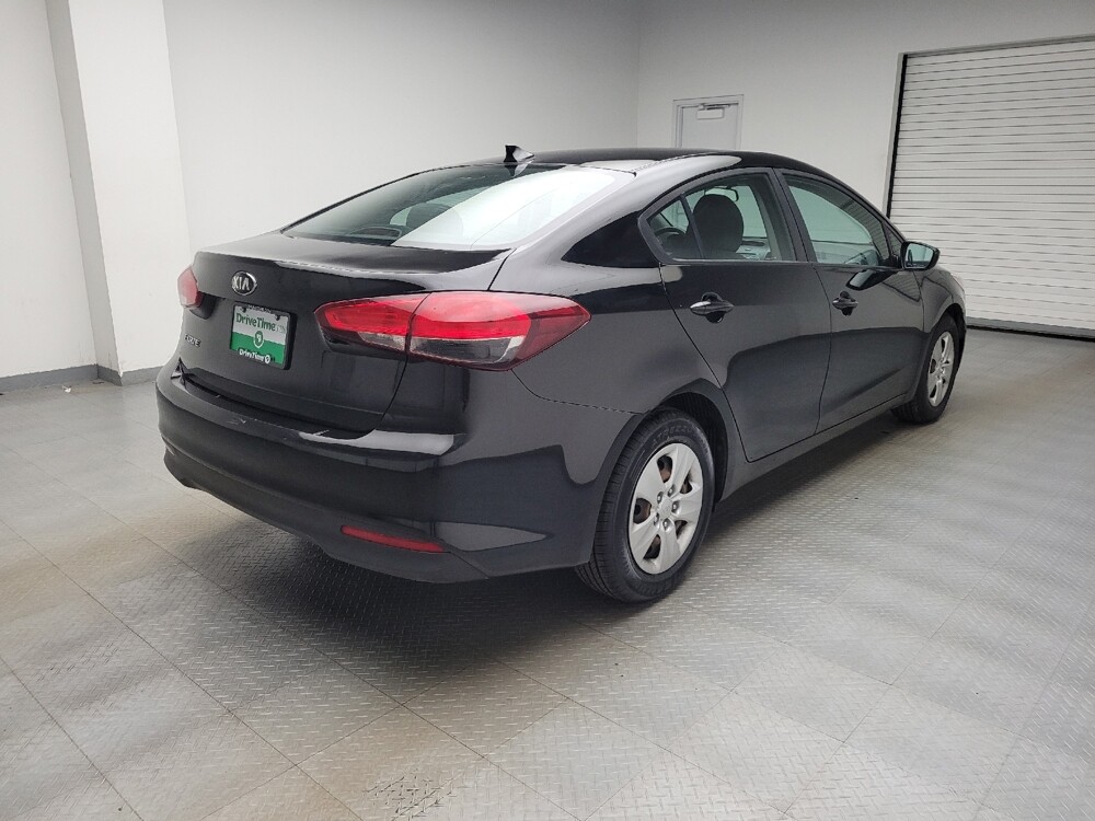 2017 Kia Forte in Eastpointe, MI 48021 - 18143567 9