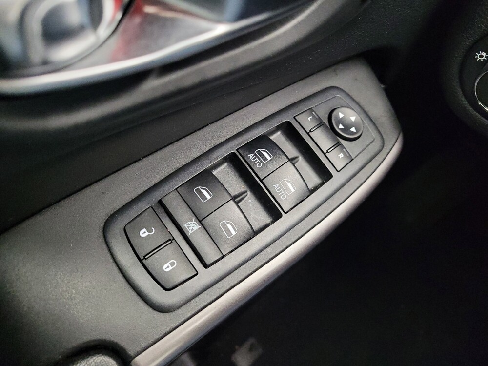 2019 Jeep Cherokee in Eastpointe, MI 48021 - 18143568 27