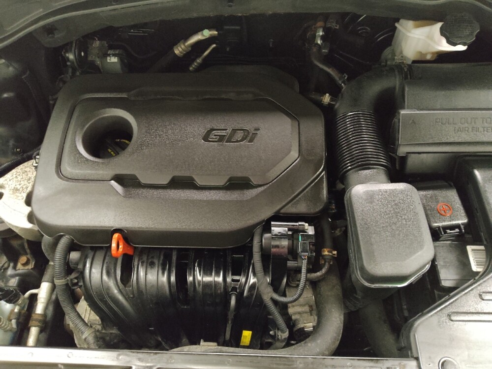 2018 Hyundai Santa Fe in Eastpointe, MI 48021 - 18143569 30