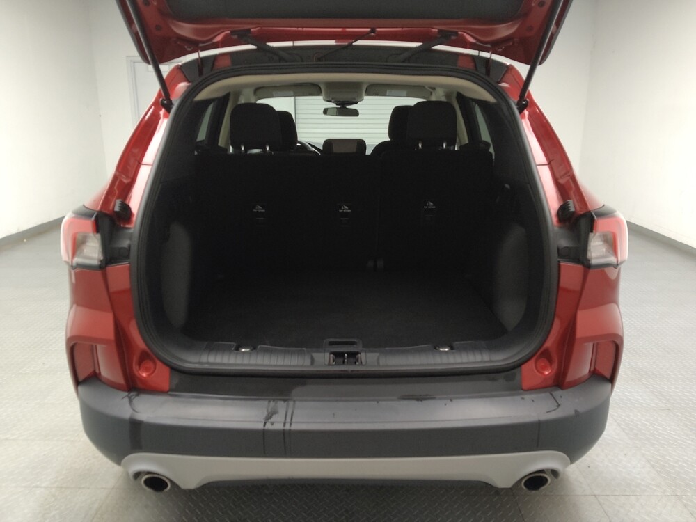 2020 Ford Escape in Eastpointe, MI 48021 - 18143574 29