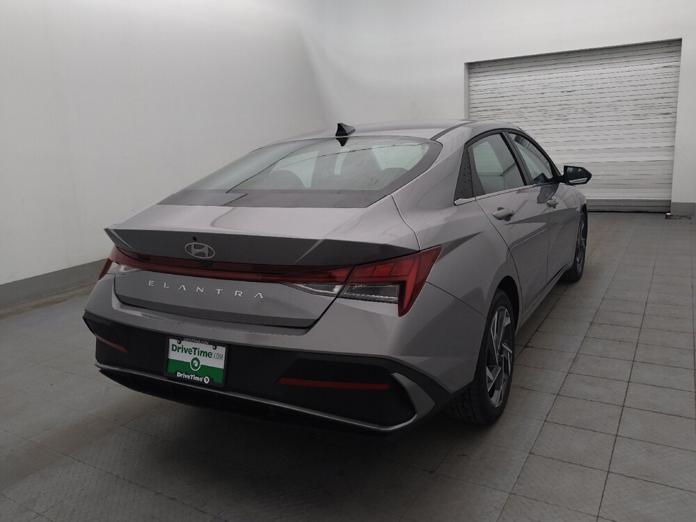 2025 Hyundai Elantra in Tallahassee, FL 32304 - 18143590 9