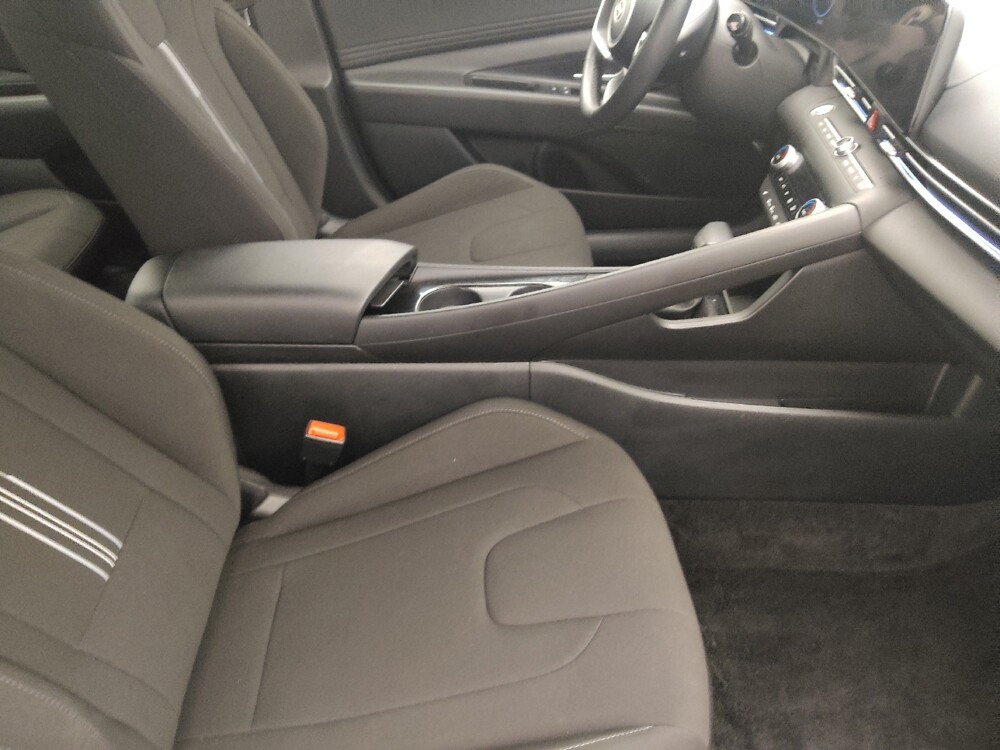 2025 Hyundai Elantra in Tallahassee, FL 32304 - 18143590 21