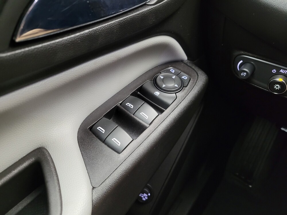 2020 Chevrolet Equinox in Columbus, OH 43228 - 18143611 27