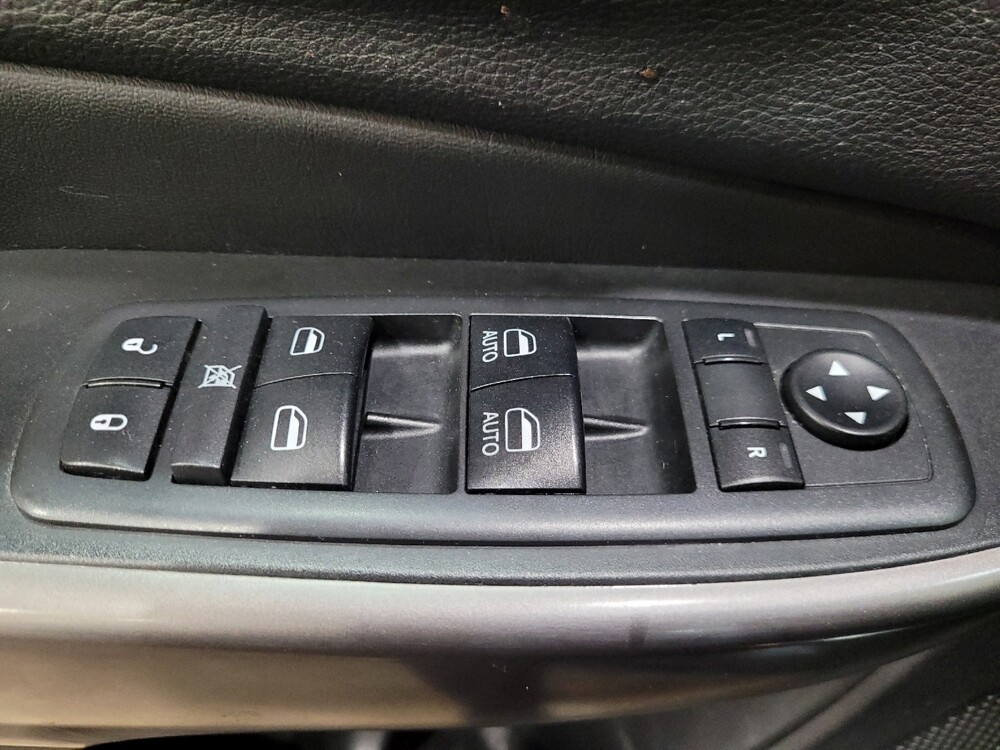 2019 Jeep Cherokee in New Castle, DE 19720 - 18143621 27